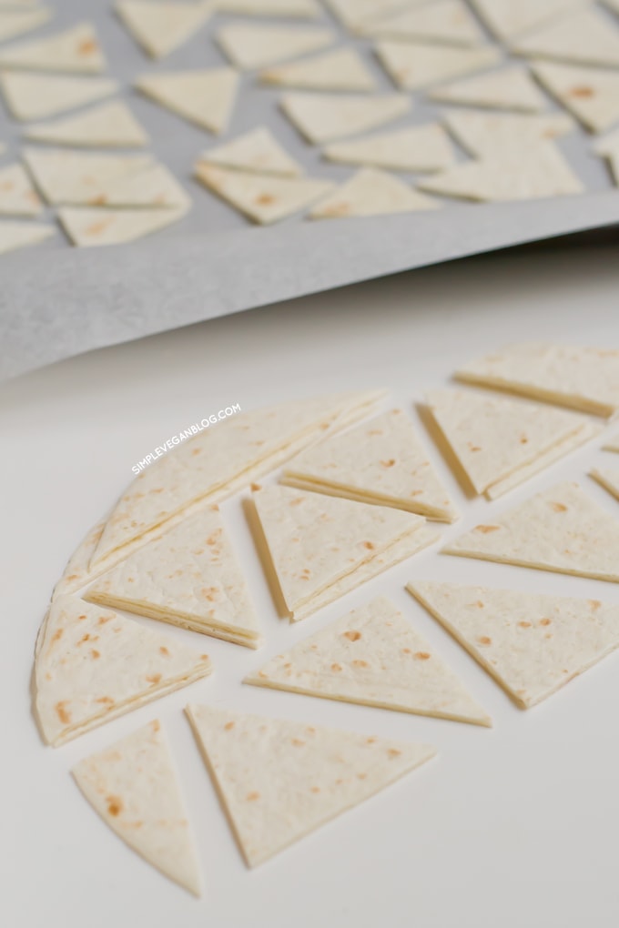 Baked tortilla chips | simpleveganblog.com #simpleveganblog #vegan