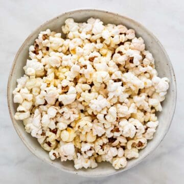 Plate of vegan popcorn.