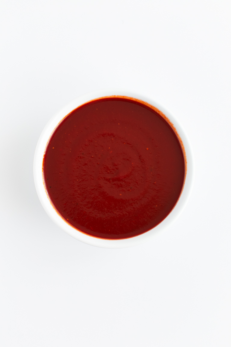 Healthy Barbecue Sauce - Homemade healthy barbecue sauce, made with just 10 ingredients in 20 minutes! Perfect for fries, burgers, marinades, dipping, grilling, and just about everything else. #vegan #glutenfree #simpleveganblog