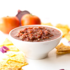 Simple Restaurant-Style Salsa - You're going to love this salsa, is so tasty, spicy and you just have to blend all the ingredients in a food processor.