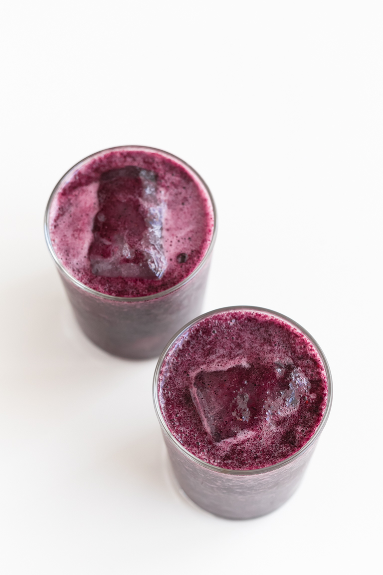 How To Make Aguas Frescas. - Learn how to make aguas frescas using any fruit and water, and naturally sweetened with dates. They're incredibly delicious and refreshing. #vegan #glutenfree #simpleveganblog