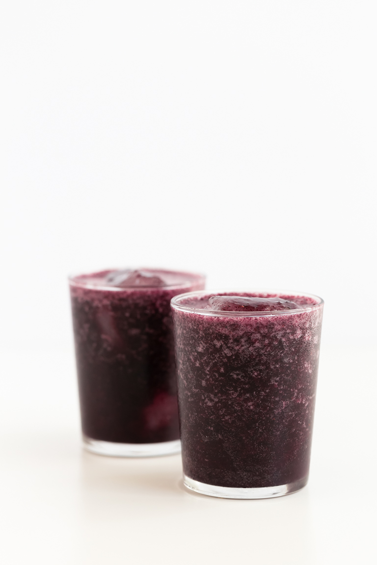 How To Make Aguas Frescas. - Learn how to make aguas frescas using any fruit and water, and naturally sweetened with dates. They're incredibly delicious and refreshing. #vegan #glutenfree #simpleveganblog