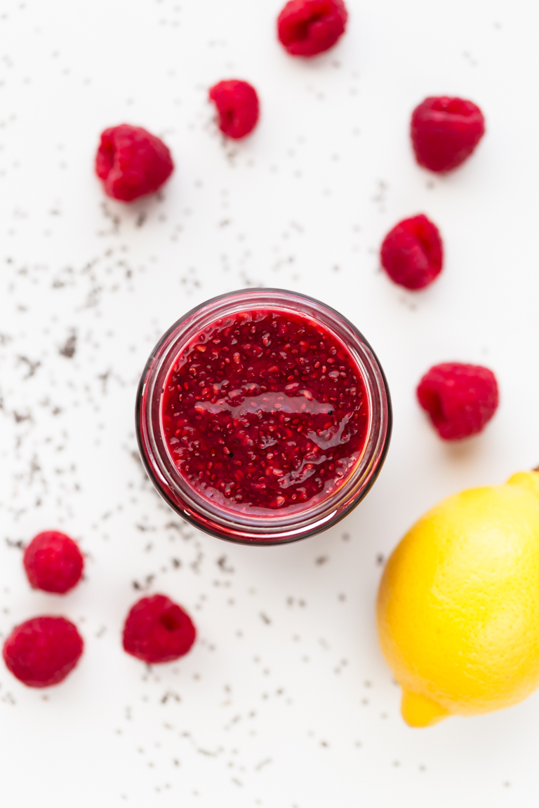 How To Make Chia Seed Jam - Our tutorial will show you how to make chia seed jam at home. It requires 10 minutes and 5 ingredients. Feel free to use any fresh or frozen fruit or any sweetener you have on hand. #vegan #glutenfree #simpleveganblog