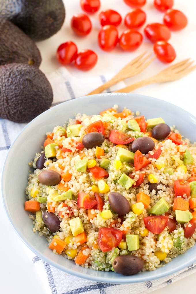 Simple Vegan Quinoa Salada