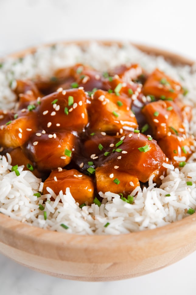 Close-up photo of a plate of teriyaki tofu