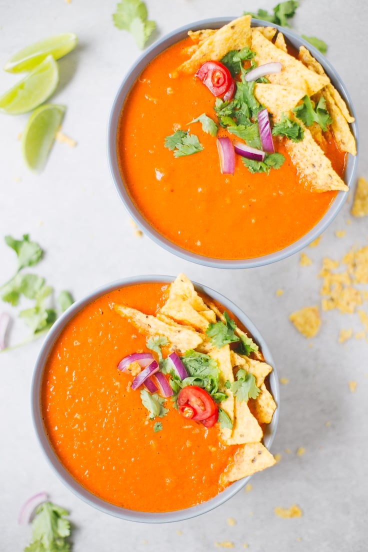 Vegan tomato soup | simpleveganblog.com #vegan #glutenfree