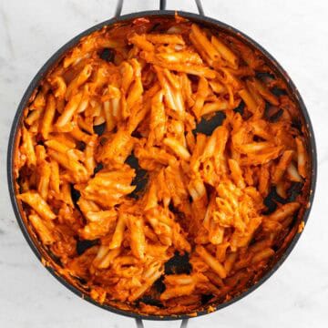 Vegan penne alla vodka in a skillet.