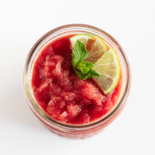 Watermelon Slushie. - Delicious watermelon slushie made with just 4 ingredients: fresh watermelon, lime juice, mint leaves and dates. It's a super refreshing and healthy drink. #vegan #glutenfree #simpleveganblog